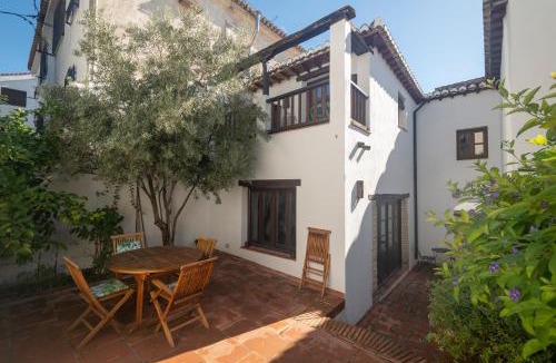 Beiro House | Patio del Olivo