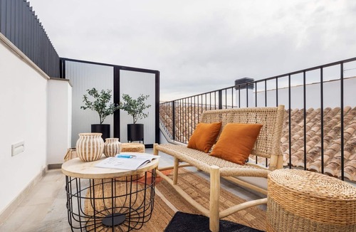 Granada City Center Apartment | Patio Zahorí Boutique Apartments 8