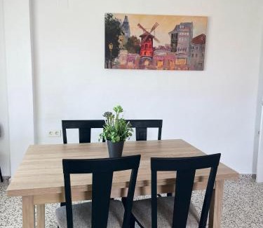 Plaza de Toros-Doctores-San Lazaro Apartment | Pet-Friendly apartamento en Granada by beBalmy