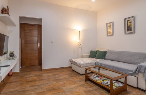 Playa Granada Apartment | Pet-Friendly Apartment 'Puerto Motril' close to the Sea with Terraces & Wi-Fi
