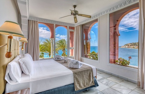 Velilla-Taramay Hotel | Playacalida Hotel