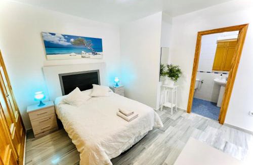 La Herradura Apartment | Precioso apartamento cerca del mar con wifi, piscina y parking