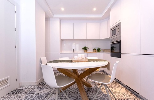 Central District Apartment | Pretty two-bedroom apartment near the Cathedral. Zacatin 203
