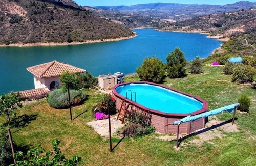 Beznar House | Private Casa Rural Retreat, Stunning Lake View, Lecrin Valley