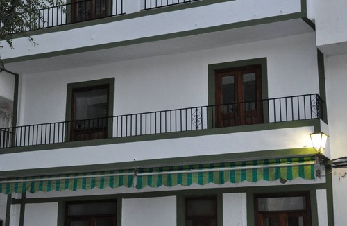 Orgiva House | Recently renovated 2 bed townhouse with a large roof terrace in Orgiva town.