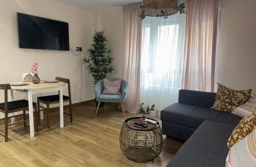 Centro - Sagrario Apartment | Recién reformado y PARKING VIGILADO GRATIS pleno centro Granada Picón Center