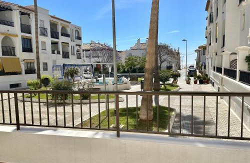Calahonda Apartment | Refugio Costero