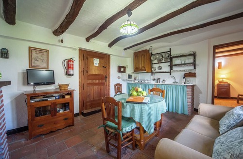 Padul Cottage | Rustic Cottage in El Padul with Swimming Pool