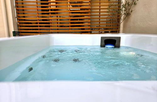 Granada City Center Apartment | RYAP Puerta Real