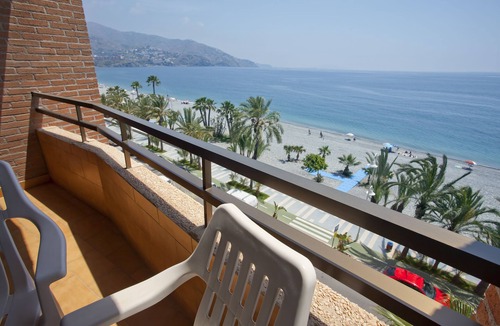 Velilla-Taramay Apartment | Sea Facing Apartment With Swiming Pool