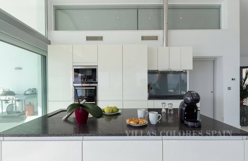 Salobrena Villa | Sea View Villa with Heated Pool and Wheelchair Accessible