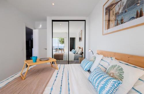 La Herradura Apartment | Seaside Spa Luxury Flat - Jacuzzi - Sauna - Sea view