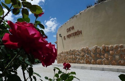 Cullar Cottage | Self catering Cueva El Monterón for 7 people