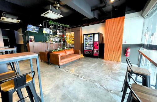 Taman Equine Hotel | Smile Hotel Seri Kembangan