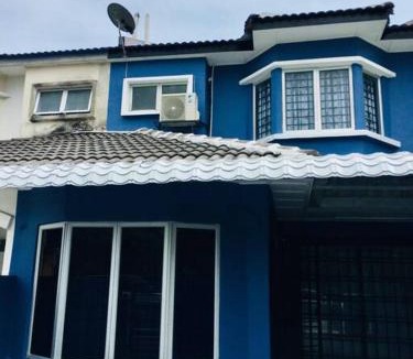 Bandar Baru Bangi House | Spacious & All Bedrooms Aircond: Bandar Baru Bangi