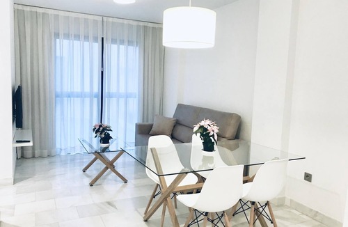 Centro - Sagrario Apartment | Spacious and modern Apartment with free parking in the heart of Granada 3