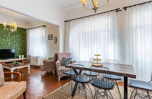 Kabatas Apartment | Spacious, high ceiling, mid-century renovated flat