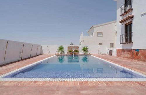 La Zubia Villa | Spacious Villa in Granada with Private Pool and Jacuzzi