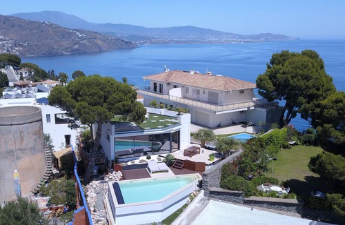 Velilla-Taramay House | Spectacular panoramic sea and mountain views, swimming pool, quiet beach on foot