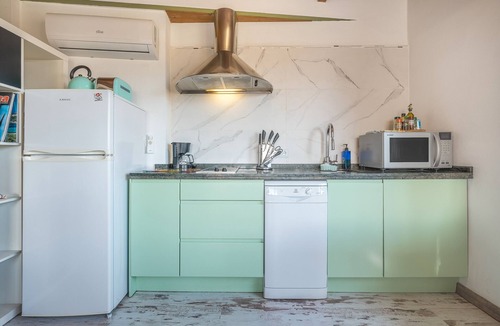Vegas del Genil Apartment | Studio 'Mirador' with Mountain View, Wi-Fi and Air Conditioning