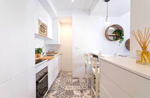Central District Apartment | Stunning 2-bedroom apartment near Cathedral. Zacatin 303