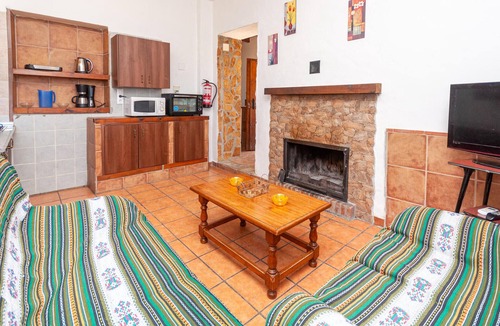 Montefrio House | Stunning home in Montefrio with kitchen