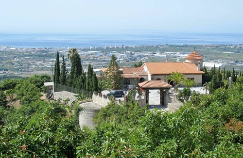 Motril Villa | Stunning private villa with hot tub, WIFI, A/C, private pool, TV, terrace, pets allowed and park...