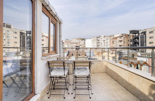 Tophane Apartment | Stylish Duplex with Terrace 650 m to Galata Tower