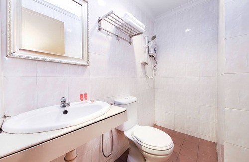 Chinatown Hotel | Super OYO 761 City Hotel