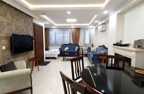 Cihangir Apartment | Taksim Cihangir Apt. Family & Friends 2BR: Sleeps 8, Central Location, Open Plan