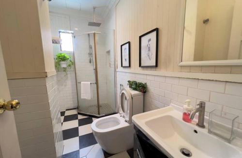 Bukit Jelutong House | Teratak Nani Rostam Bukit Jelutong Shah Alam