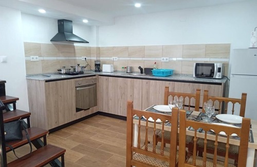 Albolote Apartment | The lapwing and the ovenbird Background