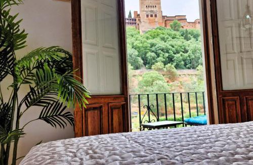 San Pedro Apartment | The Nasrid Palace from your bed !