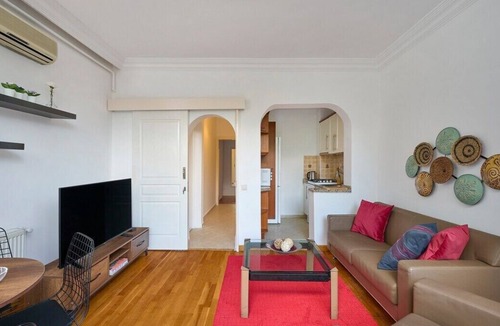 Etiler Apartment | This apartment is a 3 bedroom(s), 2 bathrooms, located in Beşiktaş, İstanbul.