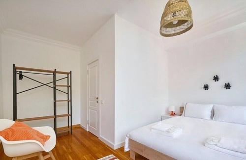 Etiler Apartment | This apartment is a 3 bedroom(s), 2 bathrooms, located in Beşiktaş, İstanbul.