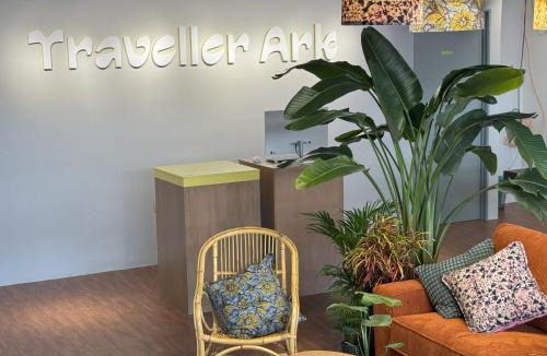Chinatown Hostel | Traveller Ark Hotel and Bunks