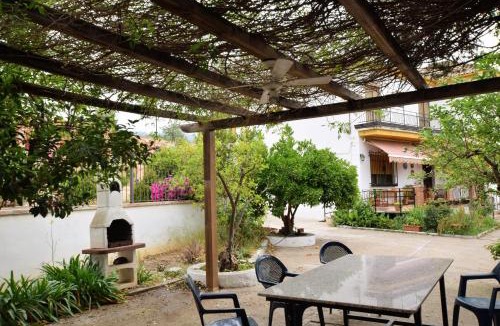 Ugijar House | tuGuest Hortichuela House
