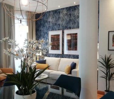 Central District Apartment | tuGuest Isabel la Catolica Apartment