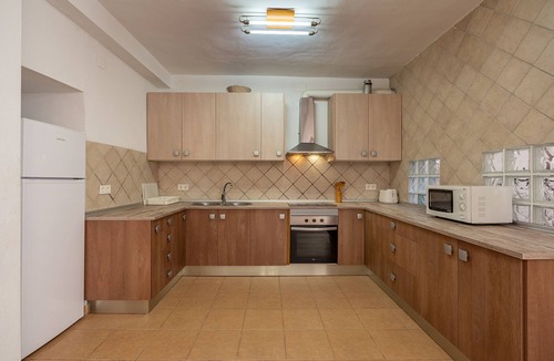 Murchas House | Vacation Home "Adriana" with Private Pool, Terrace & Wi-Fi