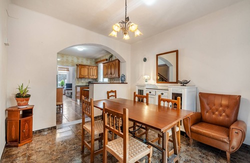 Niguelas House | Vacation Home "Casa Juan Y Loli" with Mountain View, Private Pool & Wi-Fi