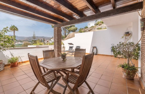 Velilla-Taramay House | Vacation Home "Los Pinos Mar y Montaña" with Mountain View, Pool, Wi-Fi, Garden & Terrace