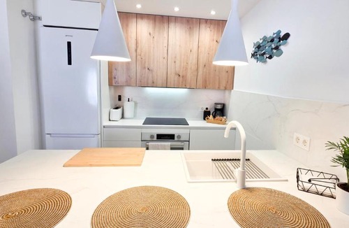 Velilla-Taramay Apartment | Velilla Seaview with Pool and Parking