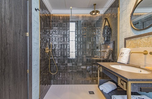 Huetor-Tajar Hotel | VESCI FAVENTIA