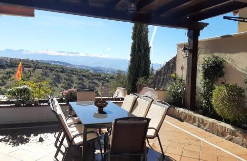 Nivar House | Villa Alfaguara-Holiday Home Granada & Sierra Nevada