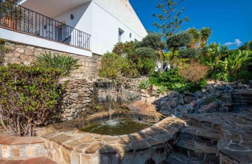 Velilla-Taramay Villa | Villa Mariposa - CTV56V