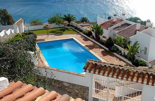 Velilla-Taramay House | Villa Mimosa by Interhome