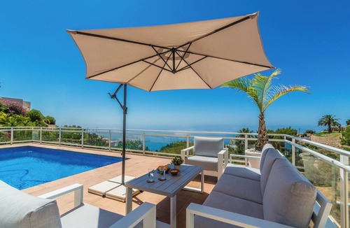 Salobrena Villa | Villa Oliva with private heated pool and amzing views