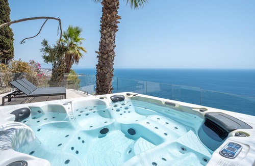 Almunecar Villa | Villa 'Rocca' with Sea View, Wi-Fi and Air Conditioning