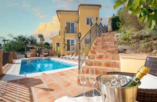 Salobrena Villa | Villa Sol y Mar with heated pool and jacuzzi