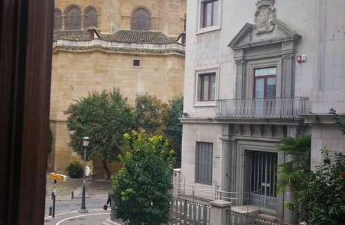 Central District Apartment | Villamena Square (9p)